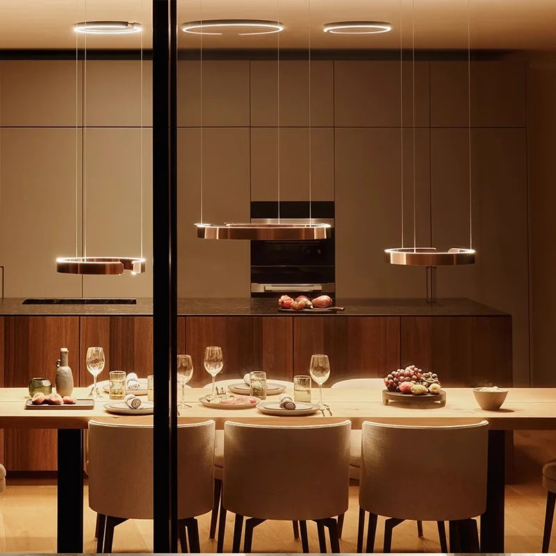 Moderne rund LED-pendellampe med lysring