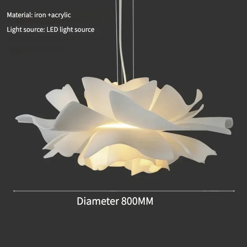 Lotus-pendellampe med lagdelt blomsterskærm