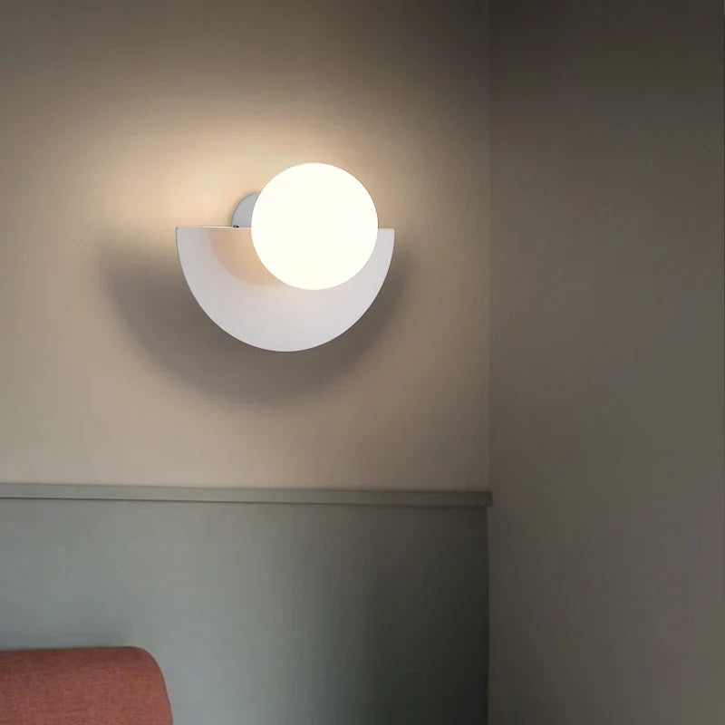 Geometrisk LED-væglampe med halvcirkel
