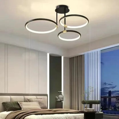 Moderne LED-lysekrone med geometriske ringe