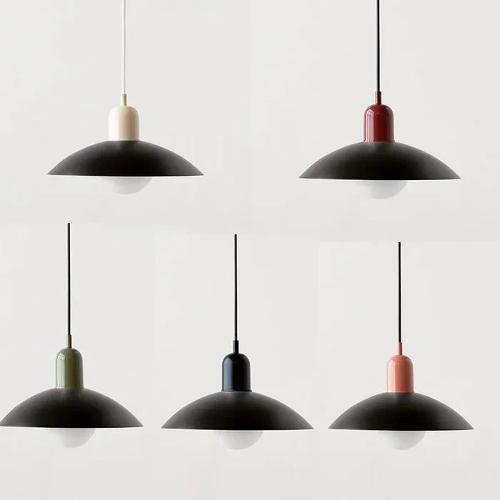 Moderne pendellampe med tofarvet design