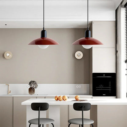 Moderne pendellampe med tofarvet design