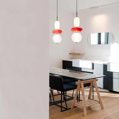 Farverig LED-pendellampe i glas