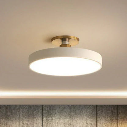 Rund LED-loftlampe i skandinavisk design