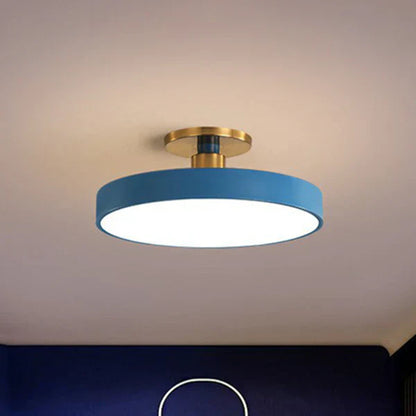 Rund LED-loftlampe i skandinavisk design