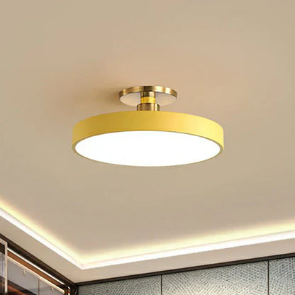 Rund LED-loftlampe i skandinavisk design
