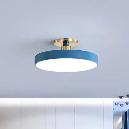 Rund LED-loftlampe i skandinavisk design