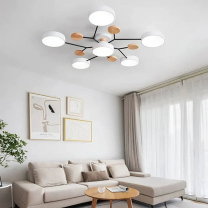 Moderne LED-loftlampe med flere arme og trædetaljer