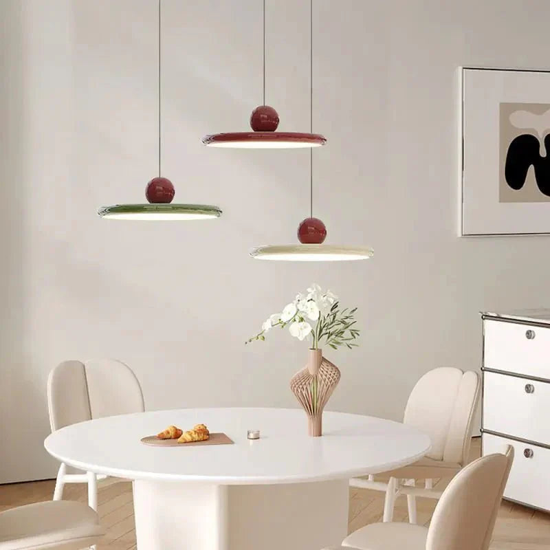 Moderne LED-pendellampe i Bauhaus-stil