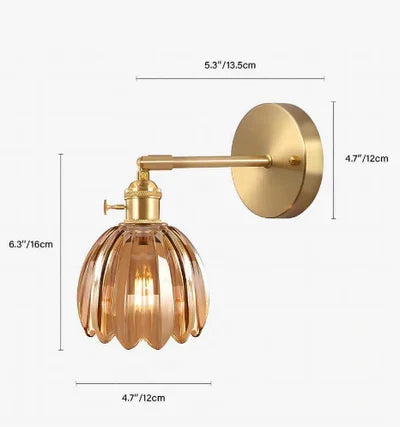 Retro væglampe med tulipanformet glasskærm