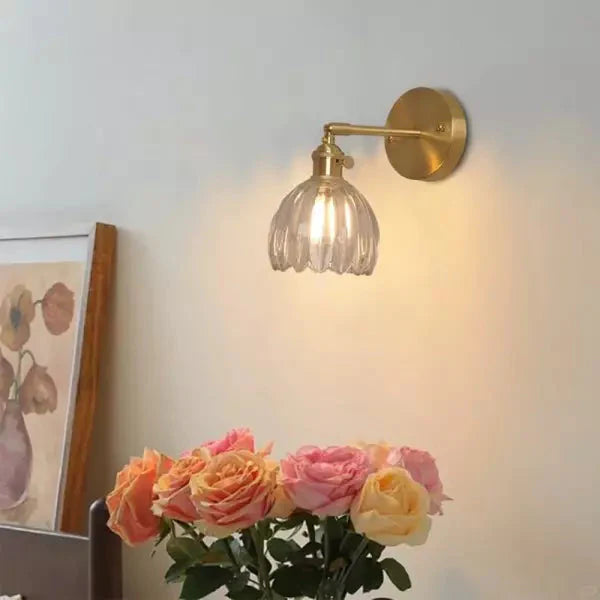 Retro væglampe med tulipanformet glasskærm