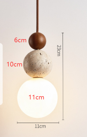 Moderne pendellampe med kugleformede detaljer