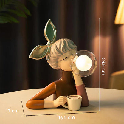 Dekorativ LED-lampe med pige og ballon – designerfigur til stue og kontor