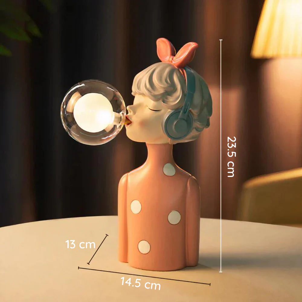 Dekorativ LED-lampe med pige og ballon – designerfigur til stue og kontor