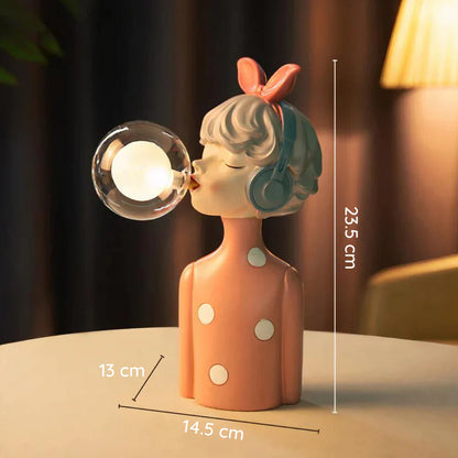 Dekorativ LED-lampe med pige og ballon – designerfigur til stue og kontor