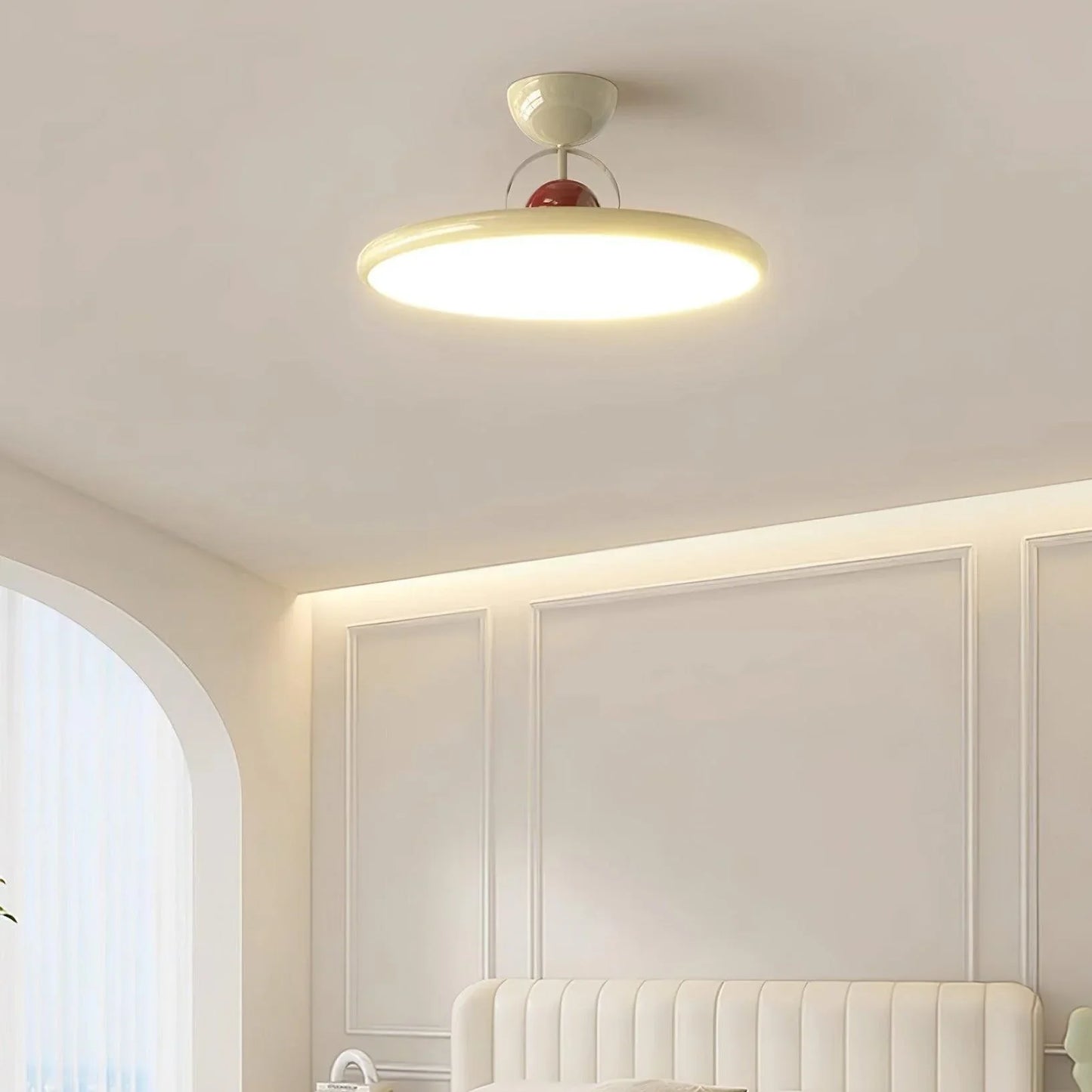 Minimalistisk LED-loftlampe i Bauhaus-stil