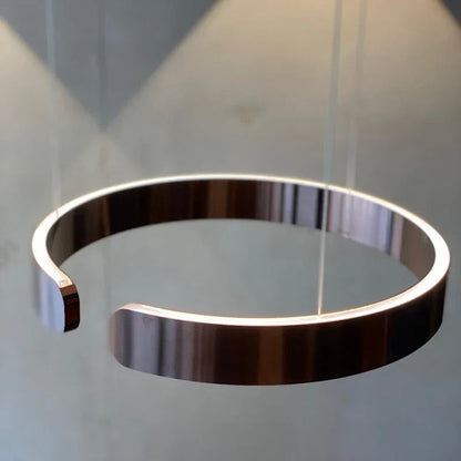 Moderne rund LED-pendellampe med lysring