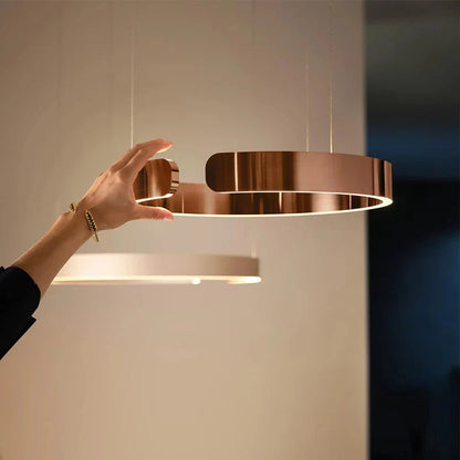 Moderne rund LED-pendellampe med lysring