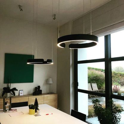 Moderne rund LED-pendellampe med lysring