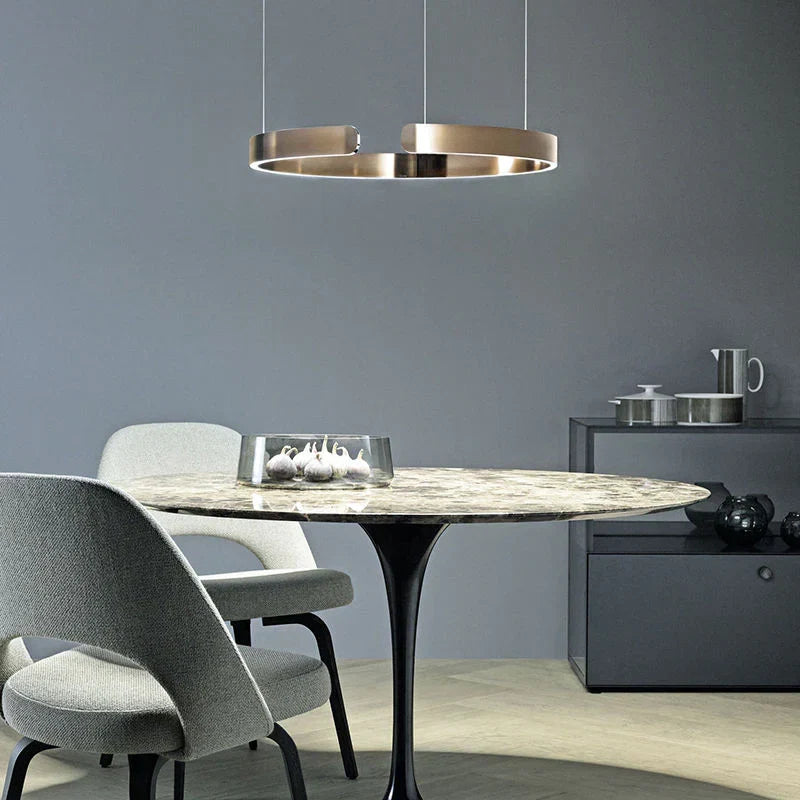 Moderne rund LED-pendellampe med lysring