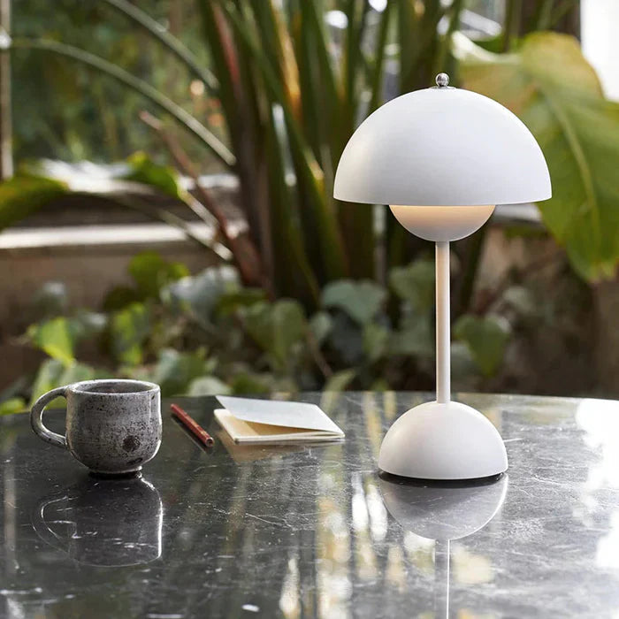Trådløs bordlampe med minimalistisk design