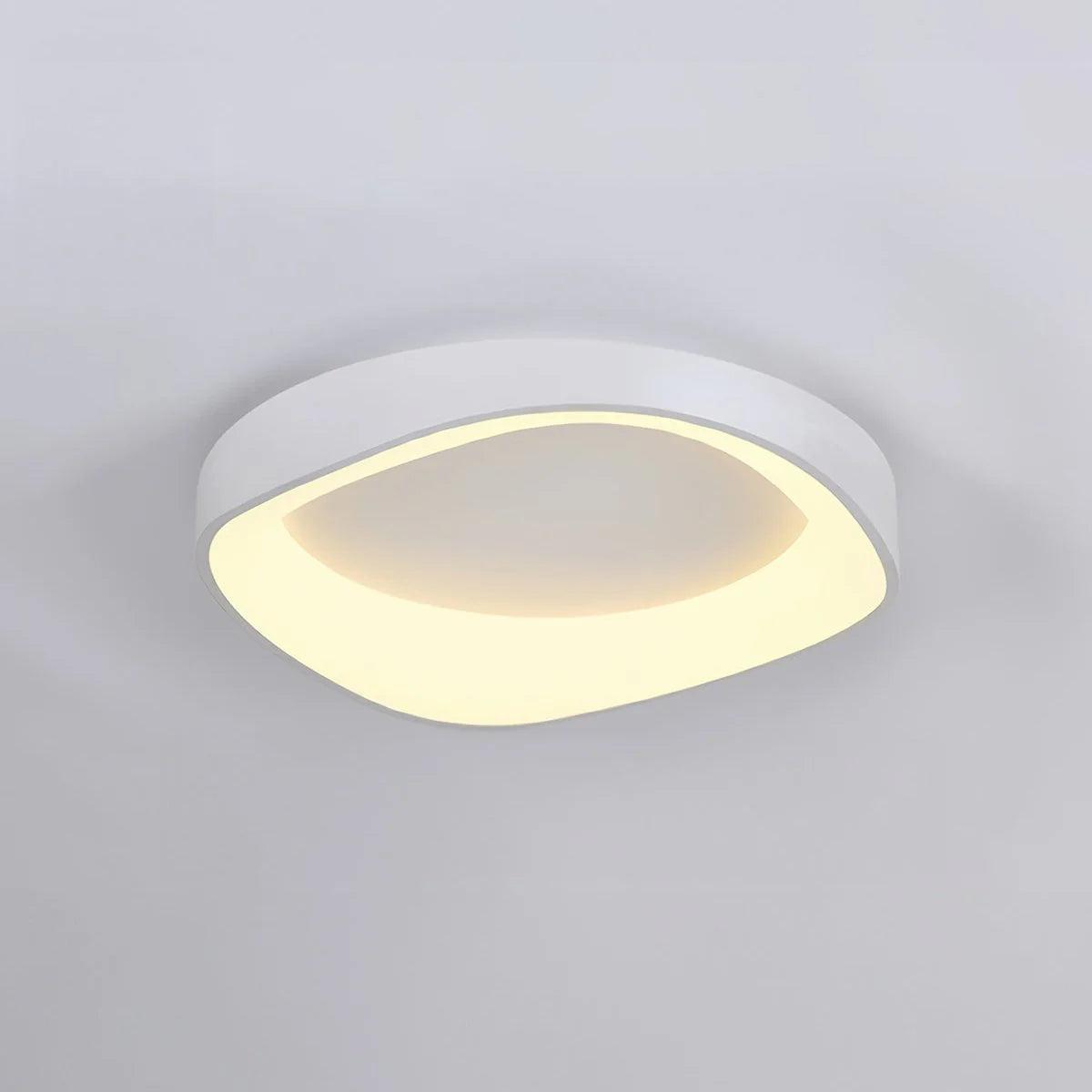 Skandinavisk LED-loftlampe – Moderne påbygningslampe med træeffekt