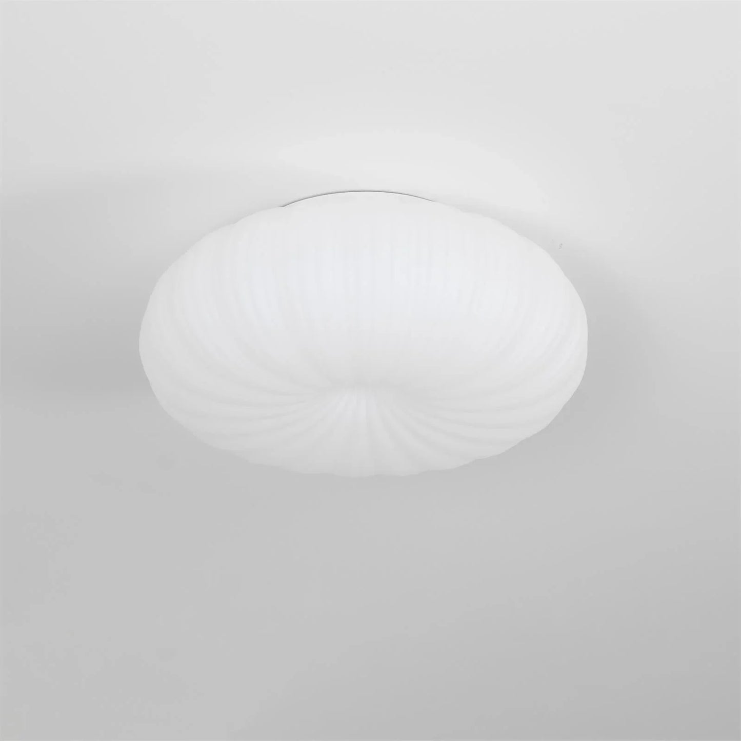Japandi-loftlampe med skalformet kuppel