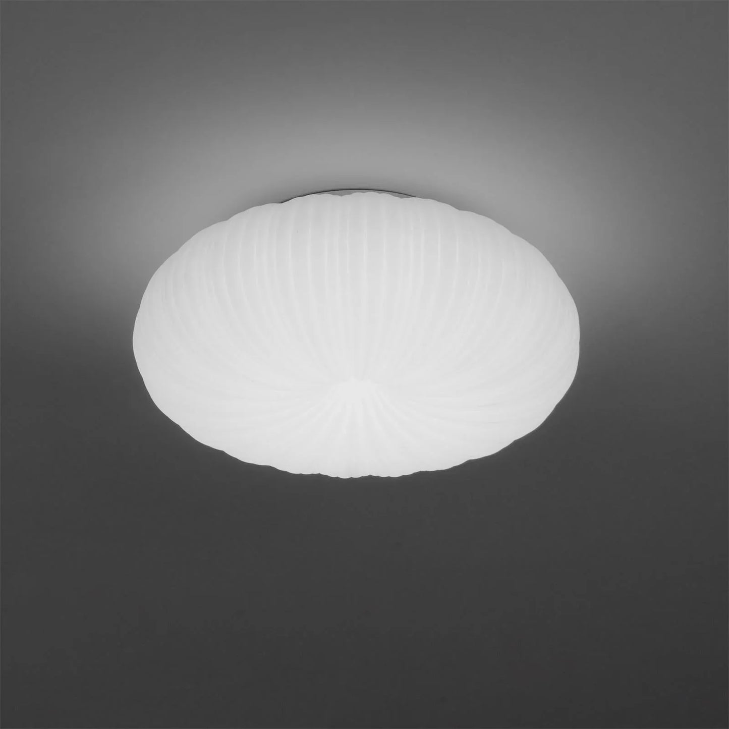 Japandi-loftlampe med skalformet kuppel
