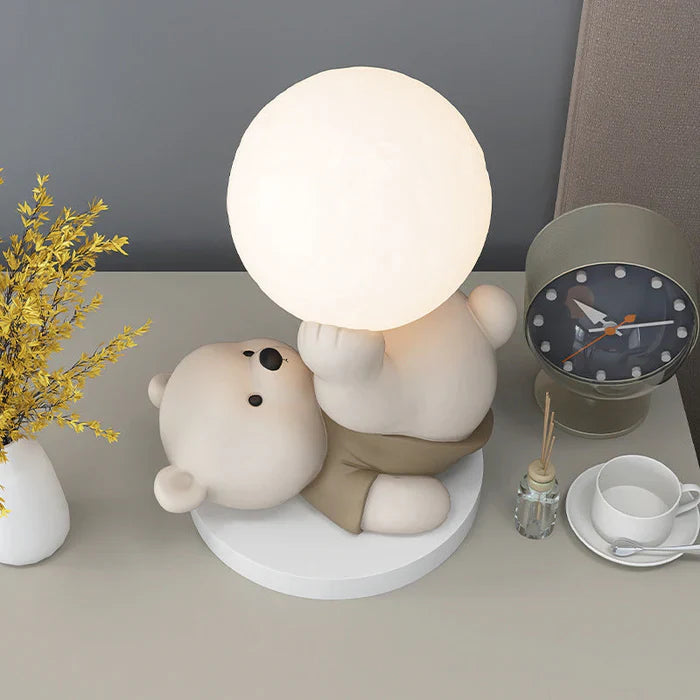 Dekorativ LED-nattlampe med bjørn og lyskugle – sødt bordlampe til børneværelset