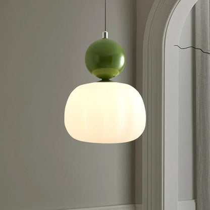 Moderne pendellampe med dekorativ kugle