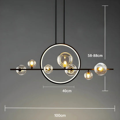 Moderne loftlampe med kugleformede skærme og geometrisk LED-ring