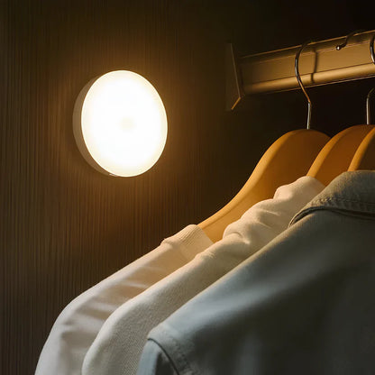 Trådløs LED-lampe med bevægelsessensor og USB-opladning