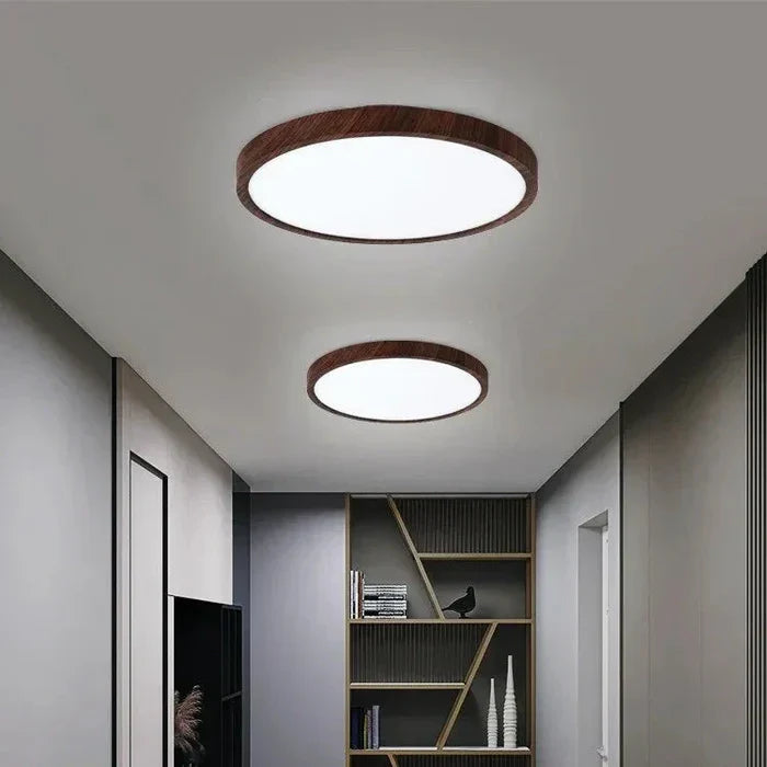 Rund LED-loftlampe med ramme i trælook