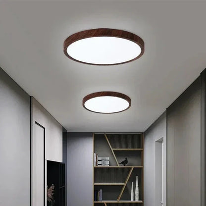 Rund LED-loftlampe med ramme i trælook